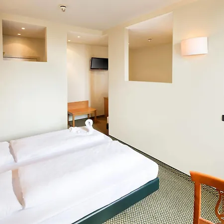 Hotel A&o 2*